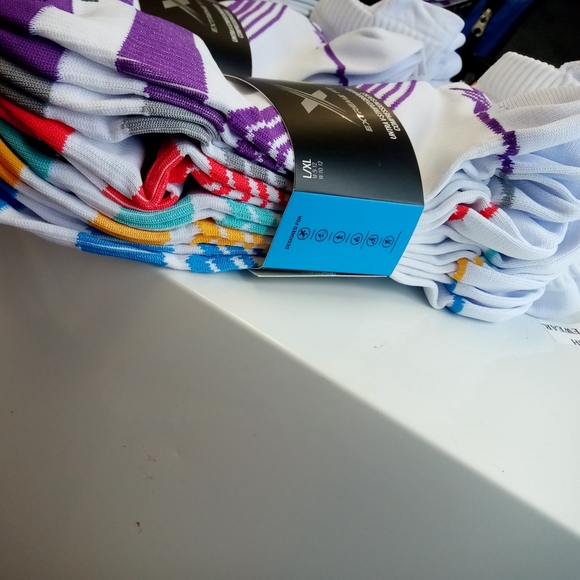 Xtreme fit ultra v striped granuated compression socks low cut. Sz s/m or l/xlg - Picture 2 of 5